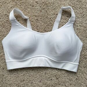 Under Armour Infinity 2.0 High Sports Bra
Color: White 
Size: L (A-C)